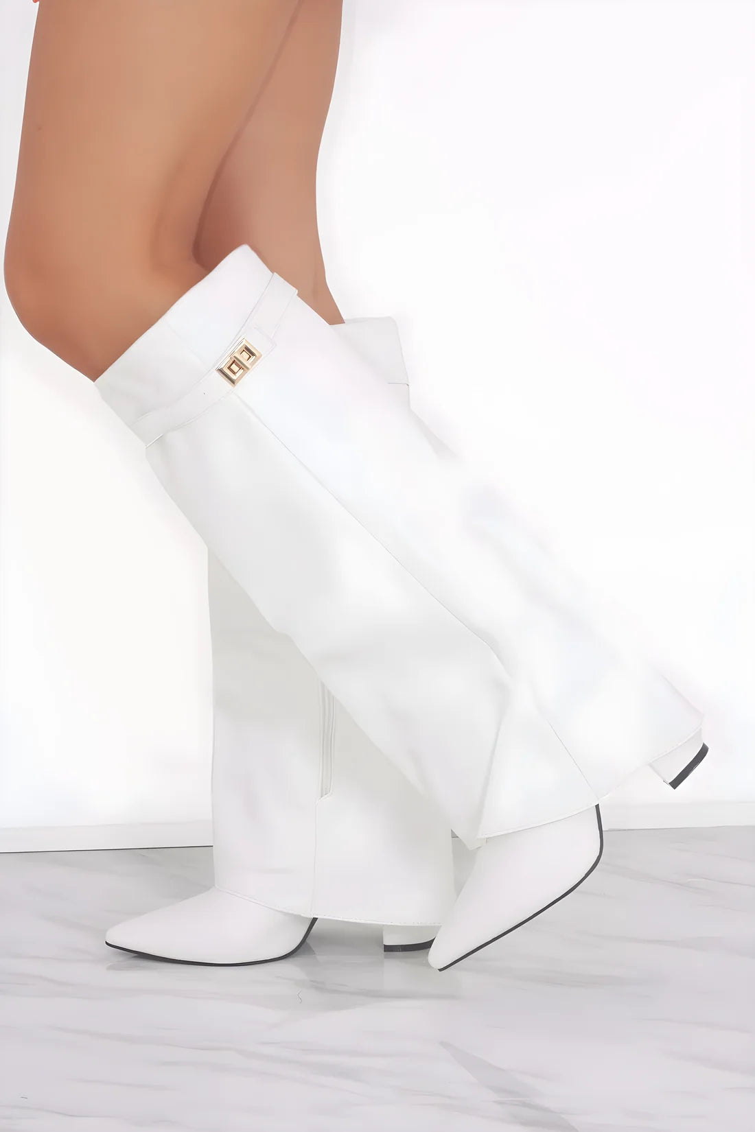 Thryx Suede White Boots