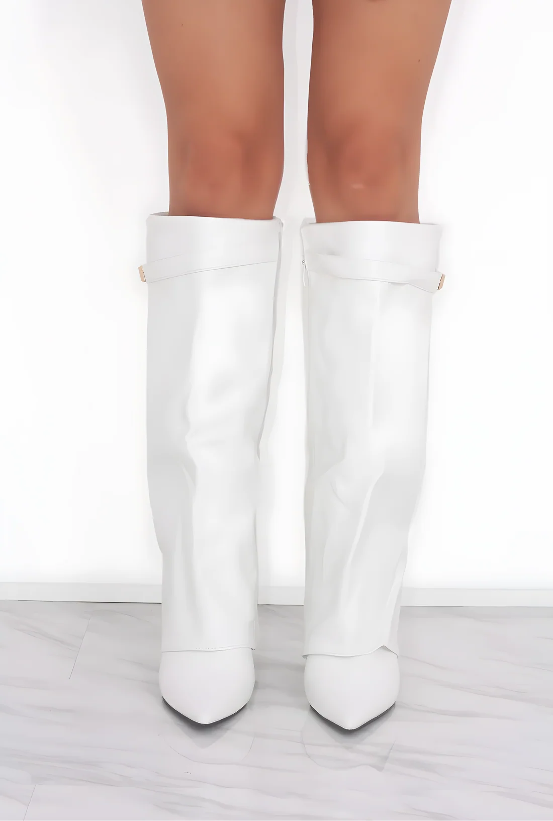Thryx Suede White Boots