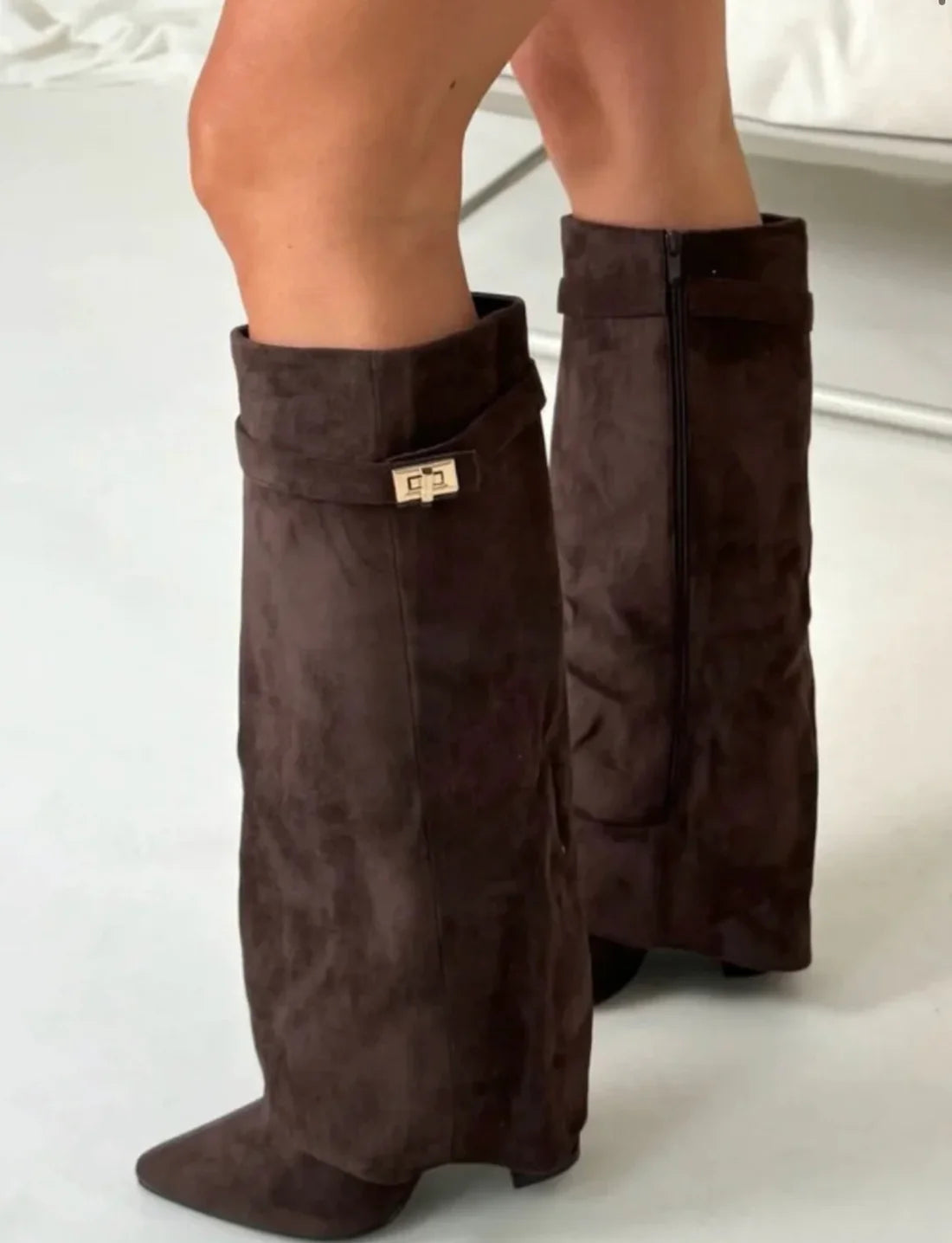 Thryx Suede Brown Boots