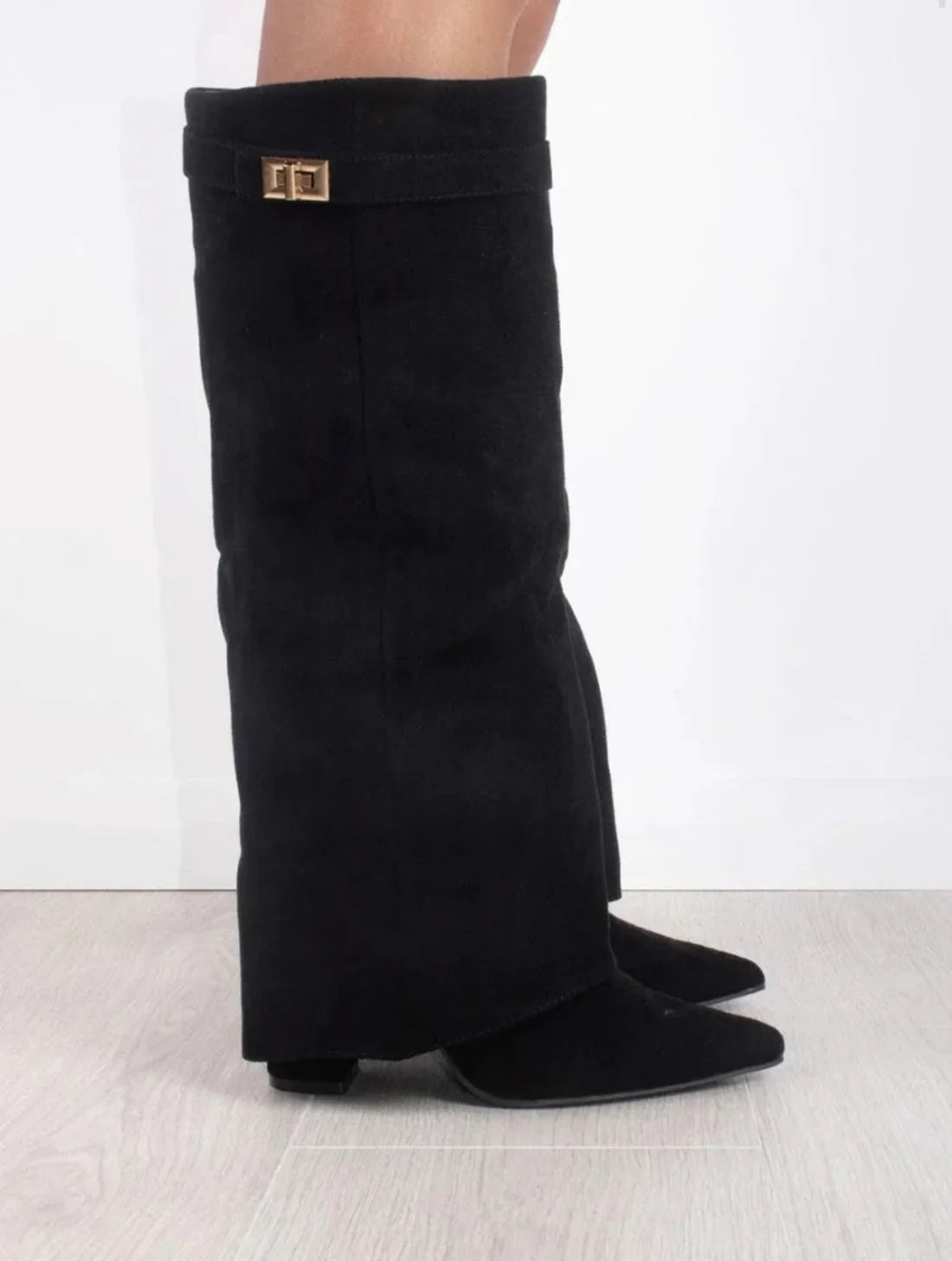 Thryx Suede Black Boots
